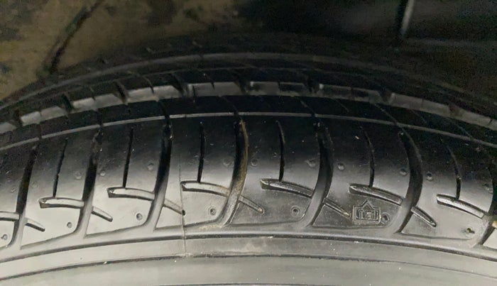 2013 Hyundai Verna FLUIDIC 1.6 VTVT EX, Petrol, Manual, 42,394 km, Left Rear Tyre Tread