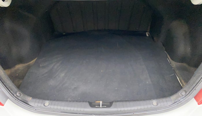 2013 Hyundai Verna FLUIDIC 1.6 VTVT EX, Petrol, Manual, 42,394 km, Boot Inside