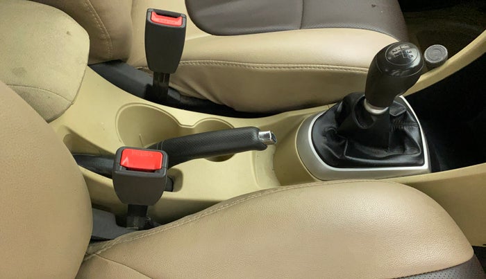 2013 Hyundai Verna FLUIDIC 1.6 VTVT EX, Petrol, Manual, 42,394 km, Gear Lever