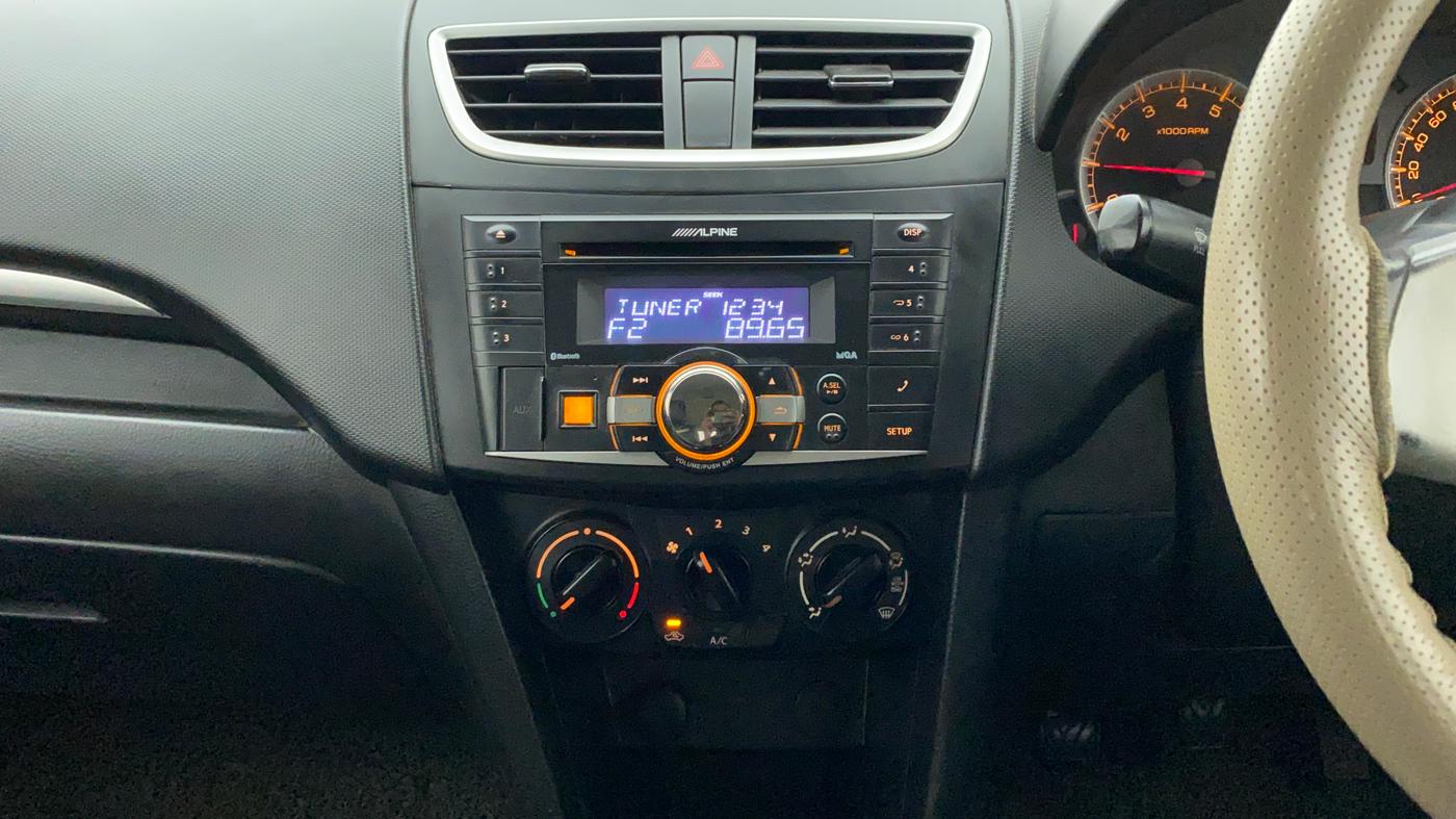 2014 Maruti Swift VXI, Petrol, Manual, 67,573 km, Air Conditioner