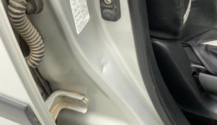 2014 Maruti Swift VXI, Petrol, Manual, 67,573 km, Right B pillar - Slightly dented