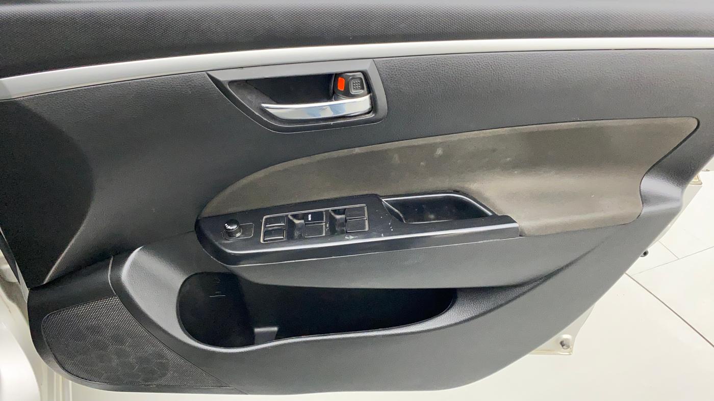 2014 Maruti Swift VXI, Petrol, Manual, 67,573 km, Driver Side Door Panels Control
