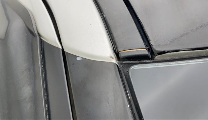2014 Maruti Swift VXI, Petrol, Manual, 67,573 km, Right A pillar - Slightly rusted