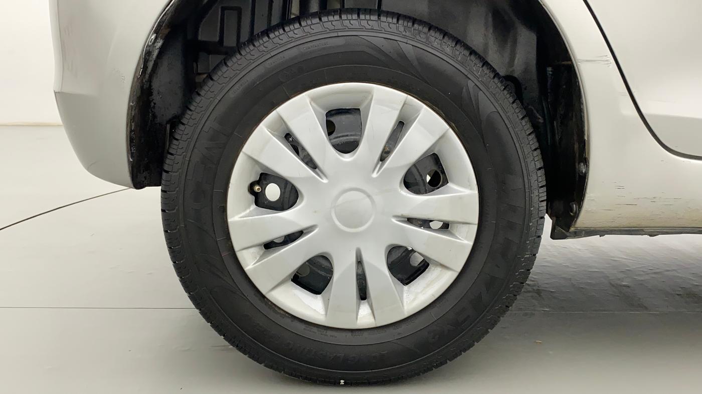 2014 Maruti Swift VXI, Petrol, Manual, 67,573 km, Right Rear Wheel