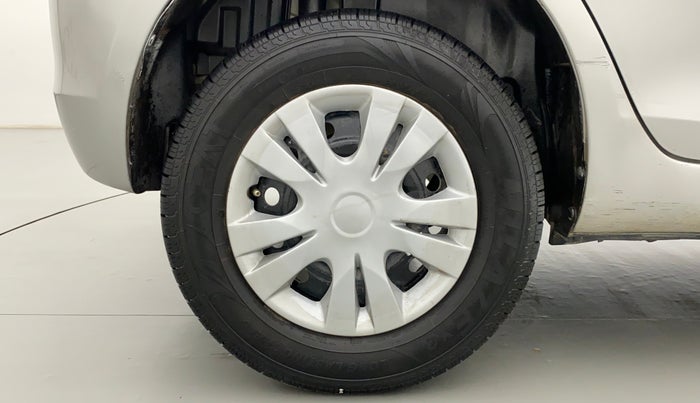 2014 Maruti Swift VXI, Petrol, Manual, 67,573 km, Right Rear Wheel