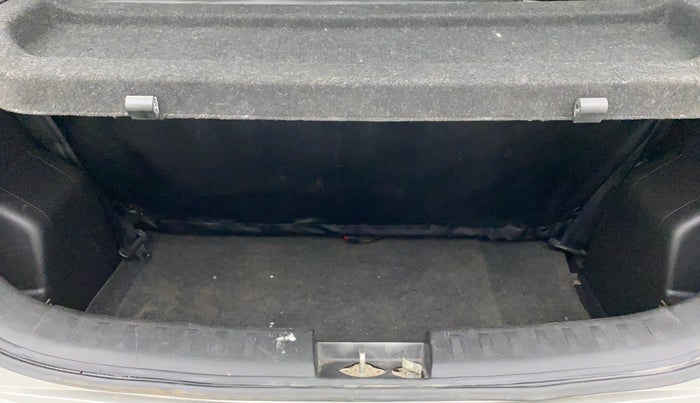 2014 Maruti Swift VXI, Petrol, Manual, 67,573 km, Boot Inside