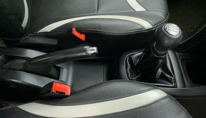 2014 Maruti Swift VXI, Petrol, Manual, 67,573 km, Gear Lever