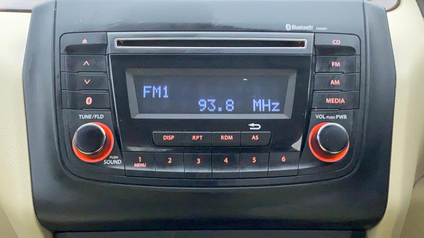 2017 Maruti Dzire VXI, Petrol, Manual, 35,543 km, Infotainment System