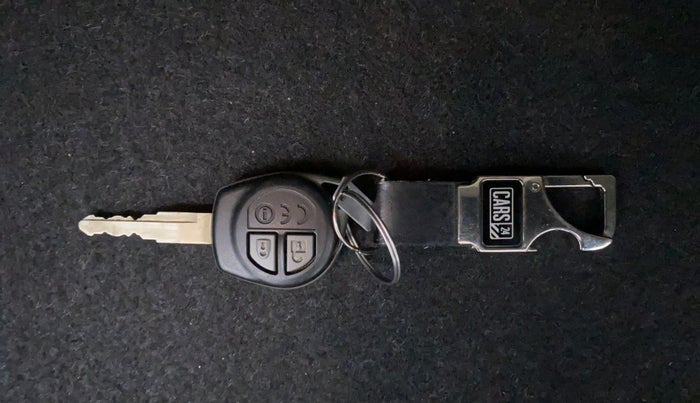 2017 Maruti Dzire VXI, Petrol, Manual, 35,543 km, Key Close Up
