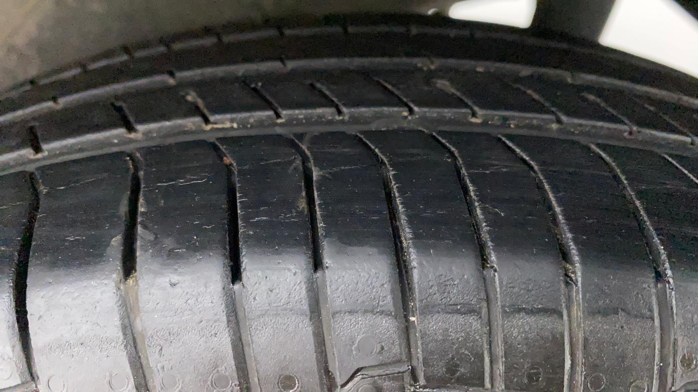 2012 Maruti Wagon R 1.0 LXI, Petrol, Manual, 73,531 km, Left Rear Tyre Tread