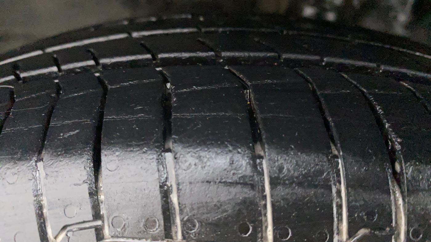 2012 Maruti Wagon R 1.0 LXI, Petrol, Manual, 73,531 km, Left Front Tyre Tread