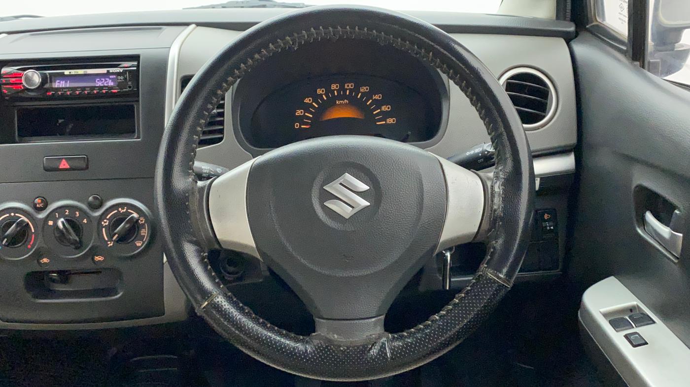 2012 Maruti Wagon R 1.0 LXI, Petrol, Manual, 73,531 km, Steering Wheel Close Up