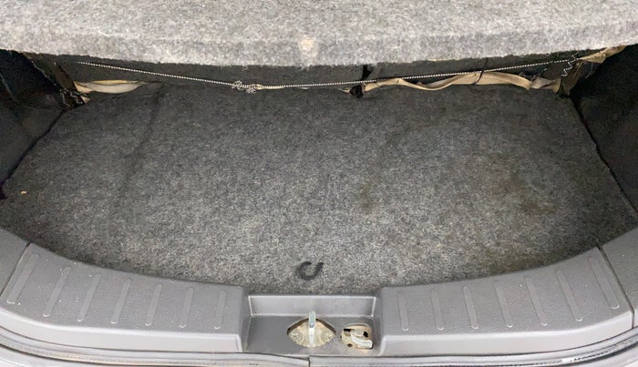 2012 Maruti Wagon R 1.0 LXI, Petrol, Manual, 73,531 km, Boot Inside