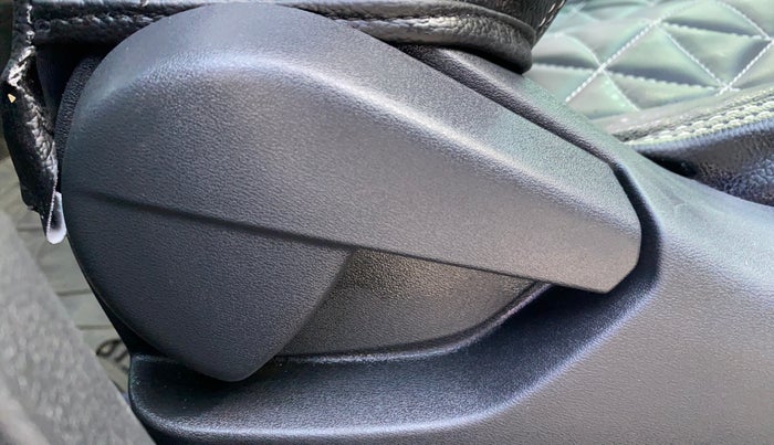 2021 Nissan MAGNITE XE, Petrol, Manual, 24,422 km, Driver Side Adjustment Panel