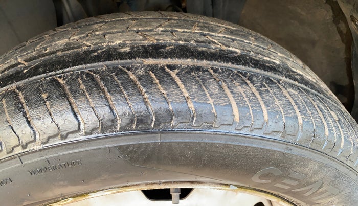 2021 Nissan MAGNITE XE, Petrol, Manual, 24,422 km, Left Front Tyre Tread