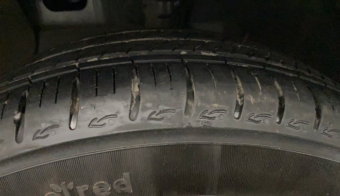 2024 Hyundai AURA SX 1.2, Petrol, Manual, 4,007 km, Left Front Tyre Tread