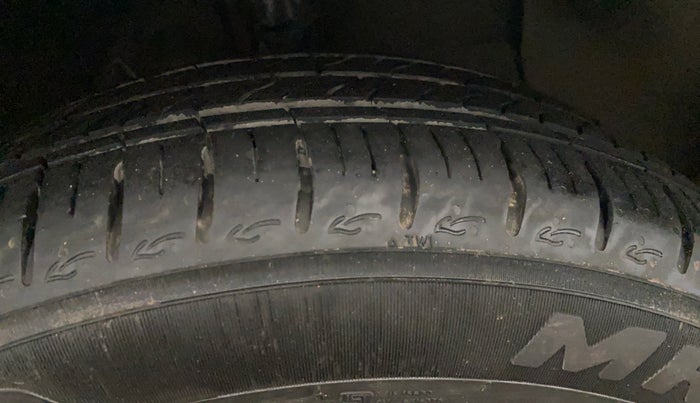 2024 Hyundai AURA SX 1.2, Petrol, Manual, 4,007 km, Right Front Tyre Tread