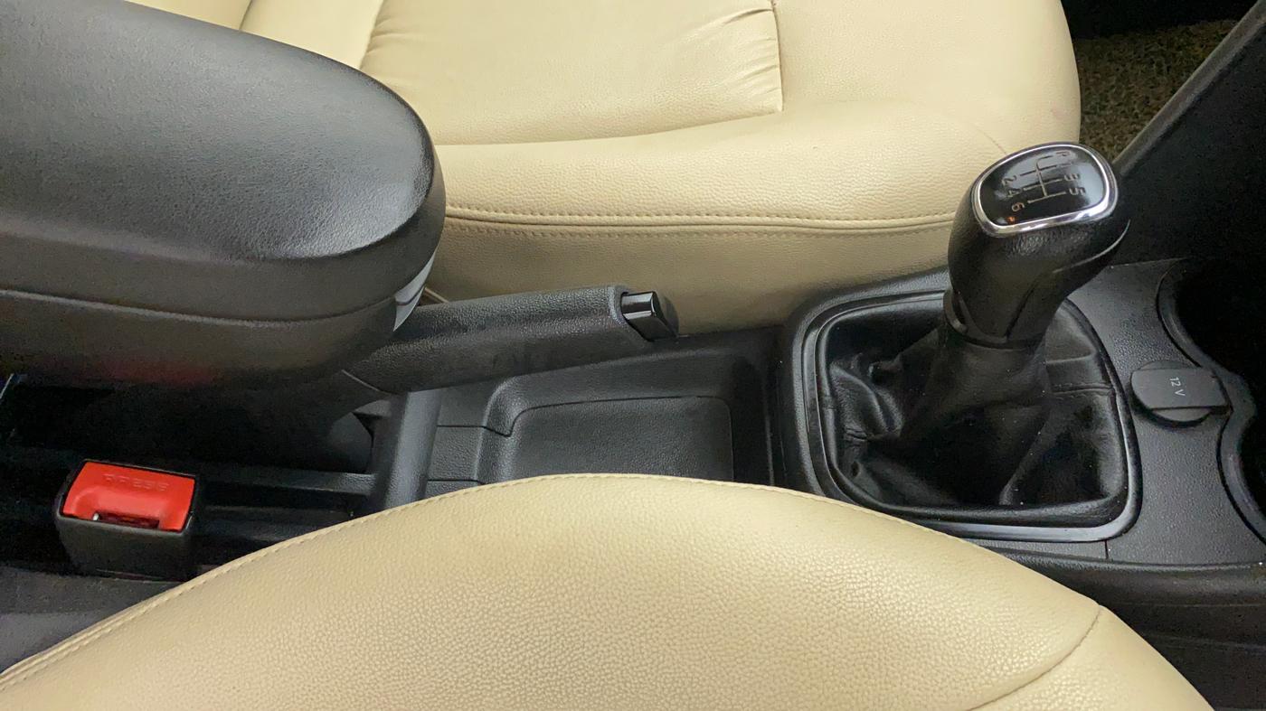 2020 Skoda Rapid ACTIVE 1.0 TSI, Petrol, Manual, 32,759 km, Gear Lever