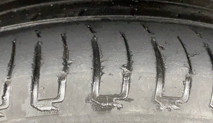 2020 Hyundai Elite i20 SPORTZ PLUS 1.2, Petrol, Manual, 68,329 km, Right Rear Tyre Tread