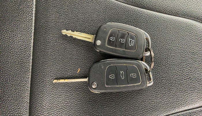 2020 Hyundai Elite i20 SPORTZ PLUS 1.2, Petrol, Manual, 68,329 km, Key Close Up