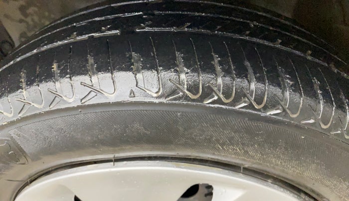 2016 Maruti Wagon R 1.0 VXI, Petrol, Manual, 79,850 km, Left Front Tyre Tread