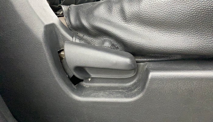 2016 Maruti Wagon R 1.0 VXI, Petrol, Manual, 79,850 km, Driver Side Adjustment Panel