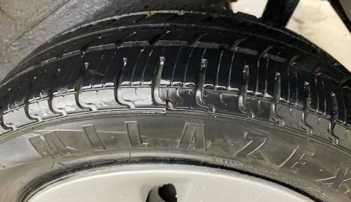 2016 Maruti Wagon R 1.0 VXI, Petrol, Manual, 79,850 km, Left Rear Tyre Tread