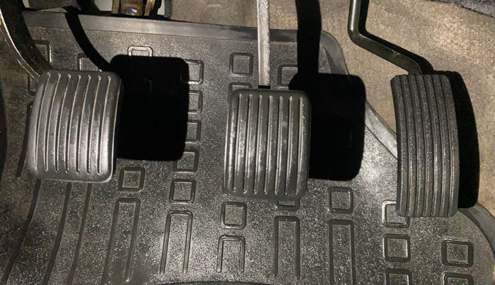 2014 Hyundai i10 SPORTZ 1.1, Petrol, Manual, 27,397 km, Pedals