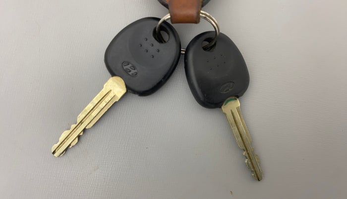 2014 Hyundai i10 SPORTZ 1.1, Petrol, Manual, 27,397 km, Key Close Up