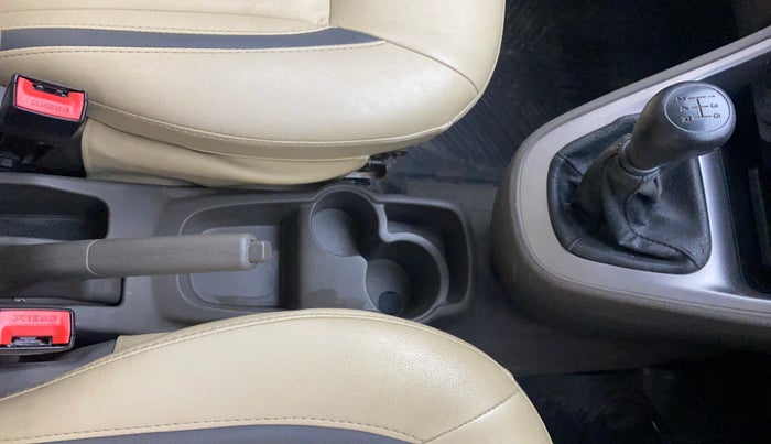 2014 Hyundai i10 SPORTZ 1.1, Petrol, Manual, 27,397 km, Gear Lever