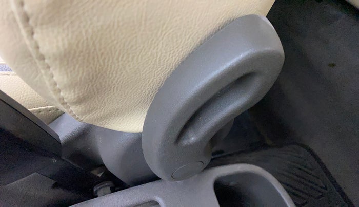 2014 Hyundai i10 SPORTZ 1.1, Petrol, Manual, 27,397 km, Driver Side Adjustment Panel