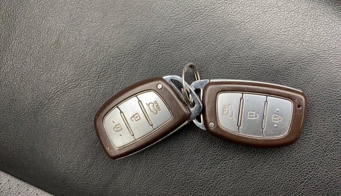 2017 Hyundai Creta SX PLUS 1.6 PETROL, Petrol, Manual, 79,133 km, Key Close Up