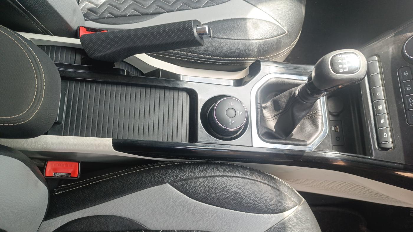 2021 Tata NEXON XZ PLUS PETROL SUNROOF, Petrol, Manual, 52,992 km, Gear Lever