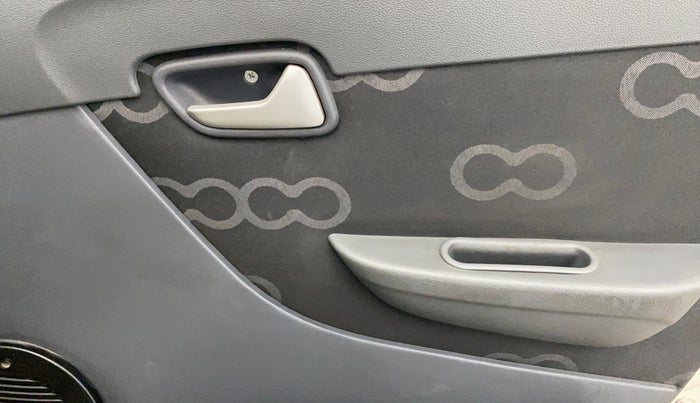 2015 Maruti Alto 800 LXI, Petrol, Manual, 39,053 km, Driver Side Door Panels Control