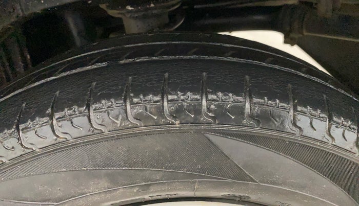 2015 Maruti Alto 800 LXI, Petrol, Manual, 39,053 km, Left Rear Tyre Tread