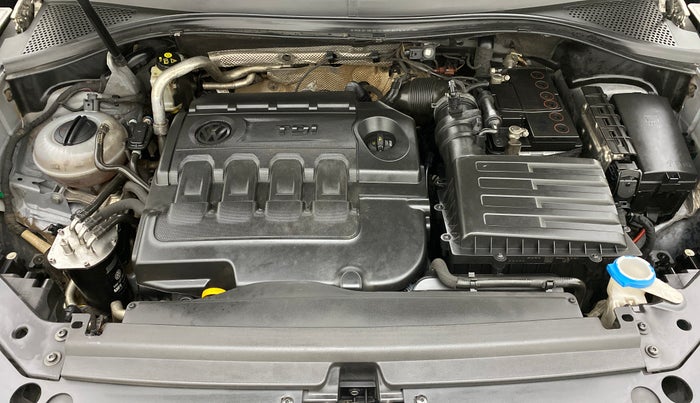 2017 Volkswagen TIGUAN HIGHLINE TDI AT, Diesel, Automatic, 1,19,427 km, Open Bonet