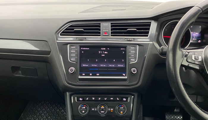2017 Volkswagen TIGUAN HIGHLINE TDI AT, Diesel, Automatic, 1,19,427 km, Air Conditioner