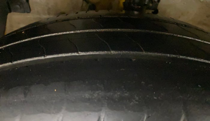 2017 Maruti Ertiga ZDI + SHVS, Diesel, Manual, 64,595 km, Left Front Tyre Tread