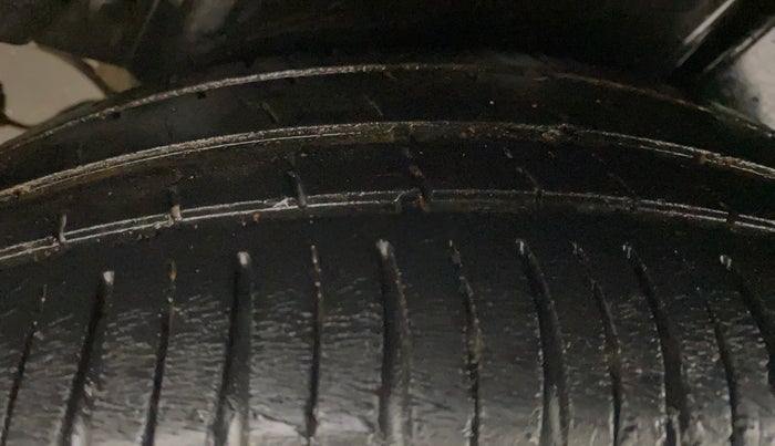 2017 Maruti Ertiga ZDI + SHVS, Diesel, Manual, 64,595 km, Left Rear Tyre Tread