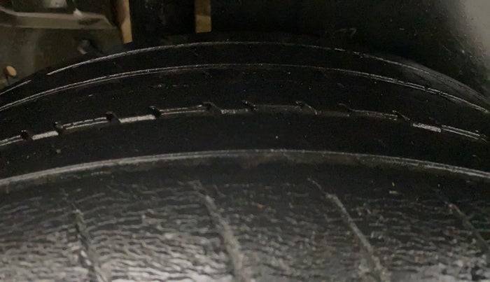 2017 Maruti Ertiga ZDI + SHVS, Diesel, Manual, 64,595 km, Right Rear Tyre Tread