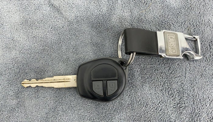2014 Maruti Swift Dzire VXI, Petrol, Manual, 27,172 km, Key Close Up