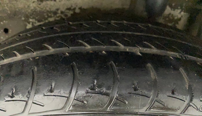 2018 Maruti Celerio VXI CNG, CNG, Manual, 92,325 km, Left Rear Tyre Tread