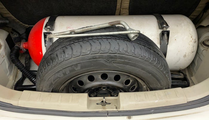 2018 Maruti Celerio VXI CNG, CNG, Manual, 92,325 km, Dicky (Boot door) - Jack missing