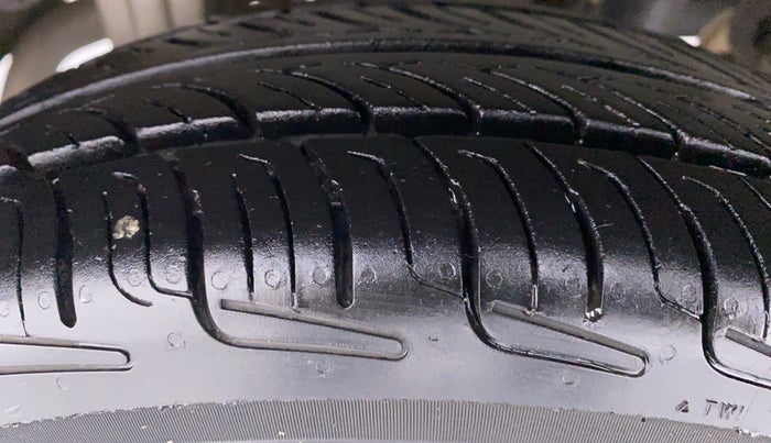2017 Maruti Alto 800 LXI, Petrol, Manual, 87,031 km, Right Rear Tyre Tread
