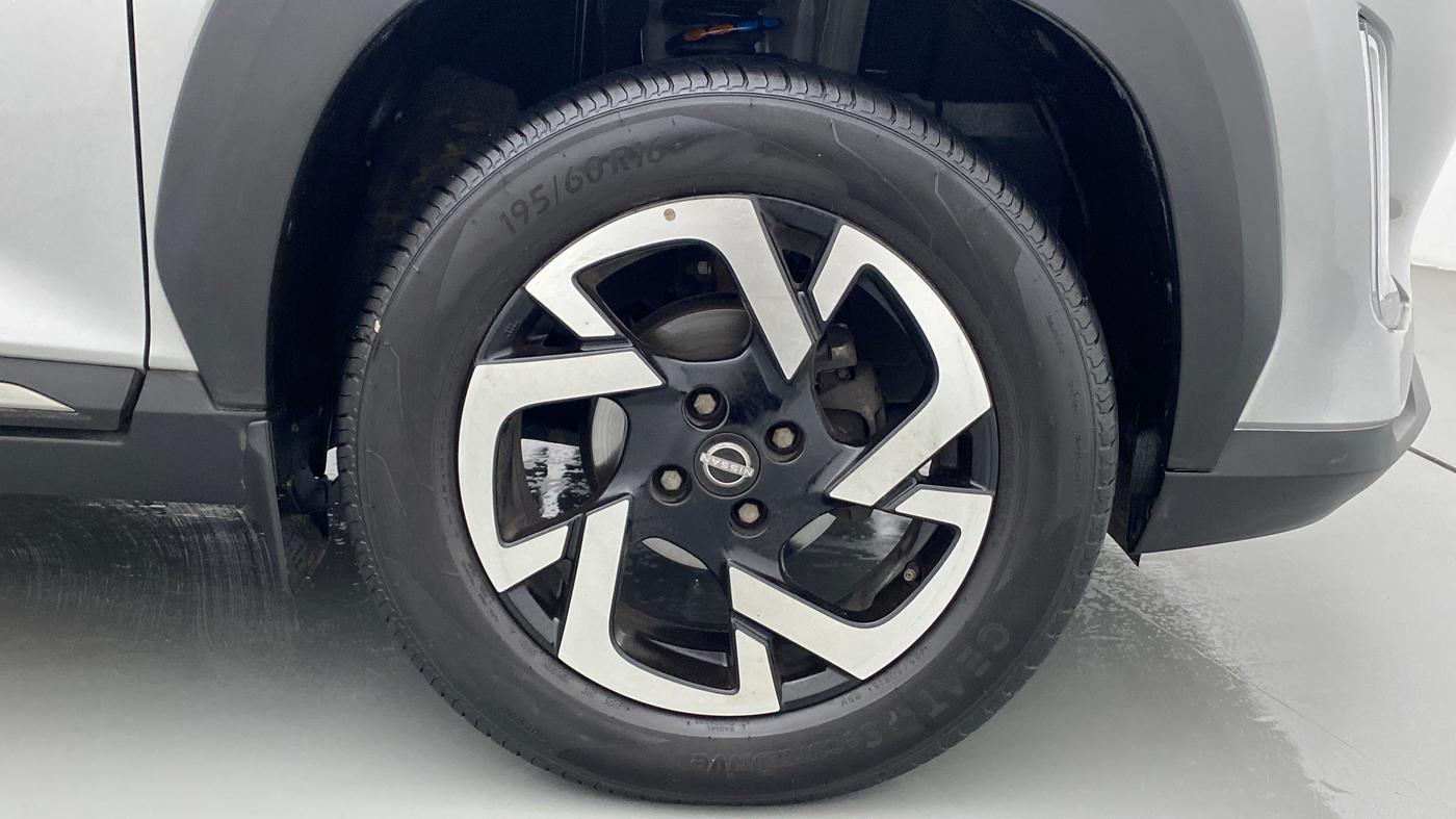 2022 Nissan MAGNITE XV PREMIUM TURBO CVT, Petrol, Automatic, 10,775 km, Right Front Wheel