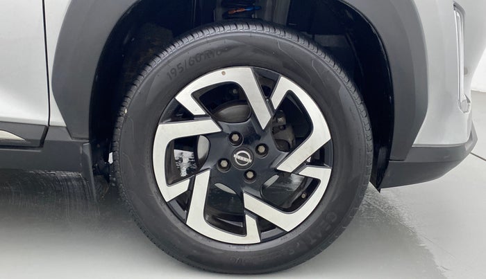 2022 Nissan MAGNITE XV PREMIUM TURBO CVT, Petrol, Automatic, 10,775 km, Right Front Wheel