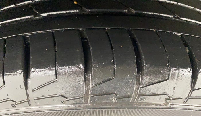 2018 Hyundai Creta SX AT 1.6 PETROL, Petrol, Automatic, 83,121 km, Right Rear Tyre Tread