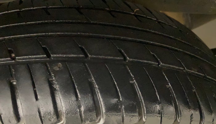 2017 Maruti Wagon R 1.0 VXI AMT, Petrol, Automatic, 62,170 km, Right Rear Tyre Tread