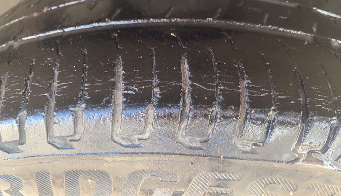 2021 Hyundai NEW I20 MAGNA 1.2 MT, Petrol, Manual, 37,237 km, Right Front Tyre Tread