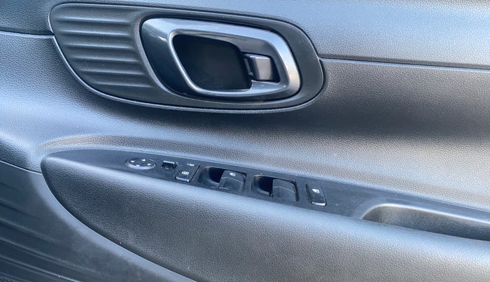 2021 Hyundai NEW I20 MAGNA 1.2 MT, Petrol, Manual, 37,237 km, Driver Side Door Panels Control